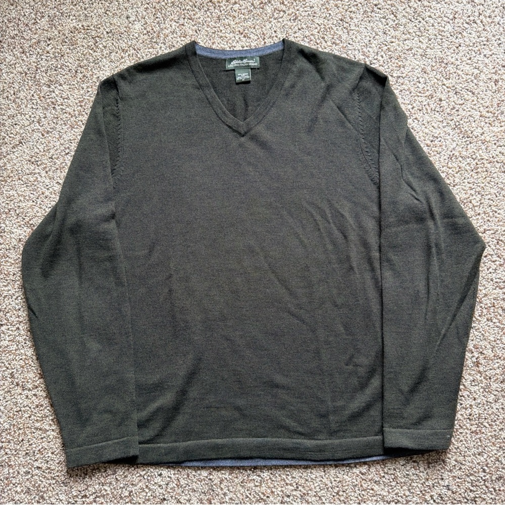 Eddie Bauer 100% Italian Merino Wool Sweater Men’s M Olive Green V-Neck